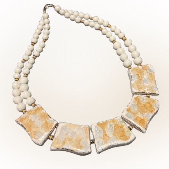 Vintage White and Gold Porcelain Beaded Necklace - Picture 4 of 10